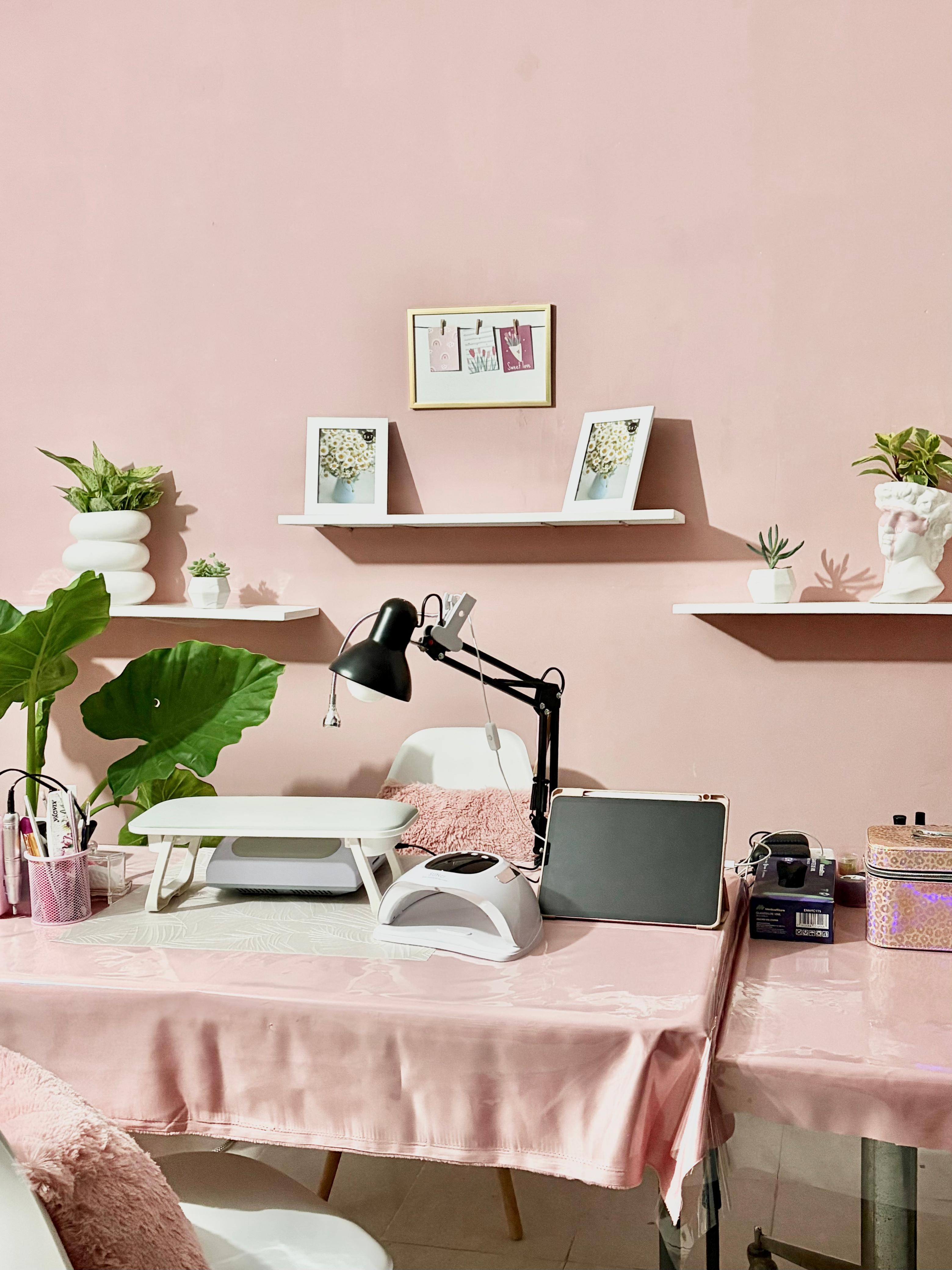 Glow Nail Studio Background