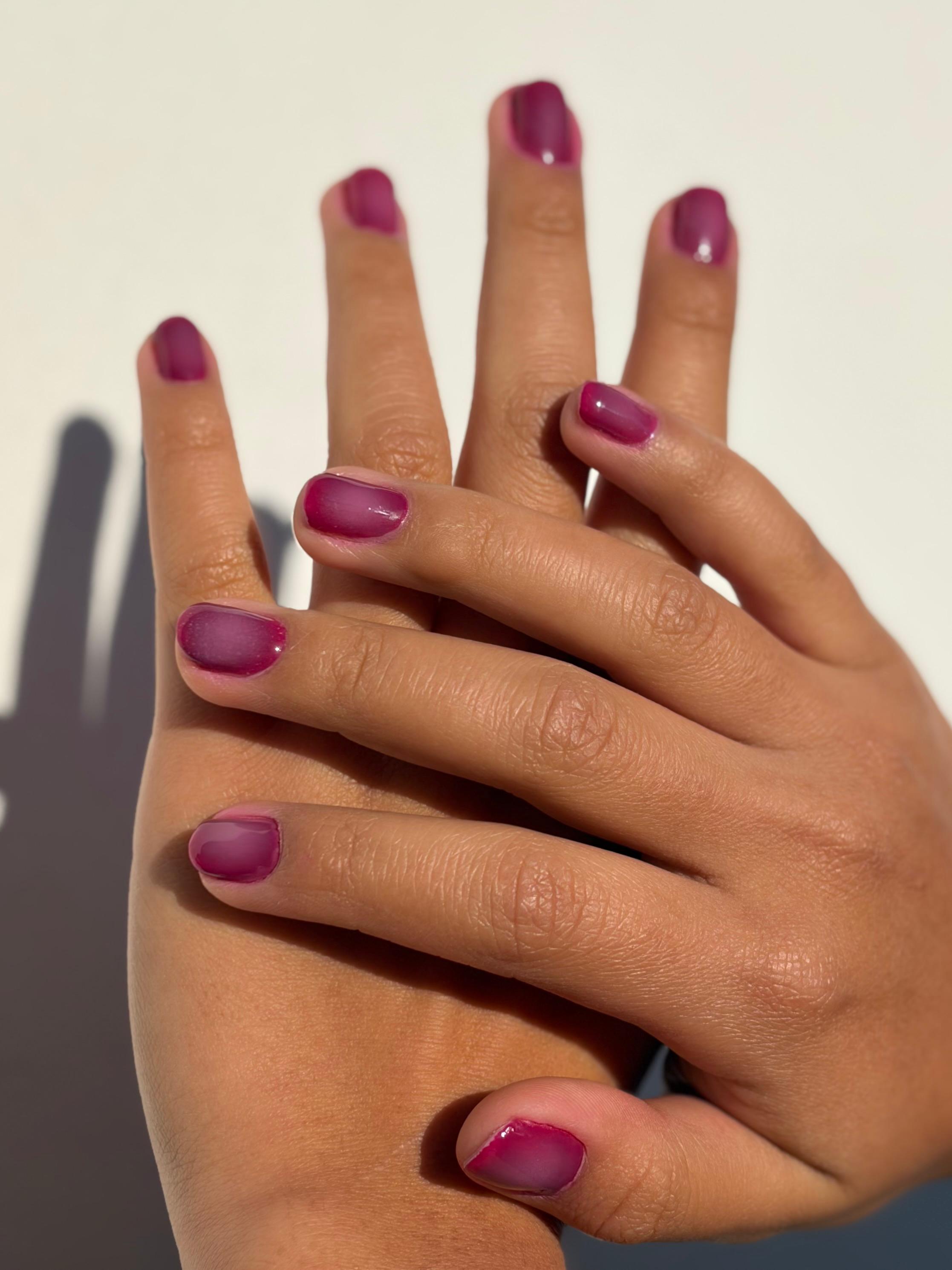 Aura nails